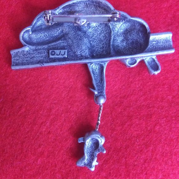 JJ Jonette silver tone metal naughty cat playing with a mouse by the tail - Picture 8 of 9